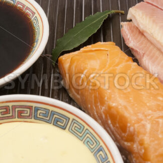 Geräucherter Fisch mit Sojasauce und Mayonnaise Detail - Fotos-Schmiede