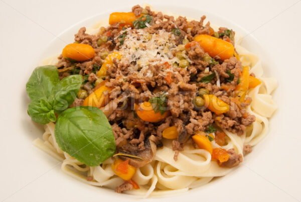 Hackfleisch mit Gemüse und Pasta Aufsicht - Fotos-Schmiede