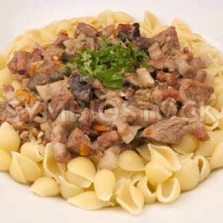 Ragout mit Obazter-Sauce und Pasta Aufsicht - Fotos-Schmiede