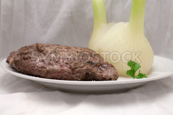 Flanksteak mit Fenchel Frontal - Fotos-Schmiede