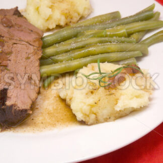 Pferdebraten mit Kartoffelstampf und Buschbohnen Detail - Fotos-Schmiede