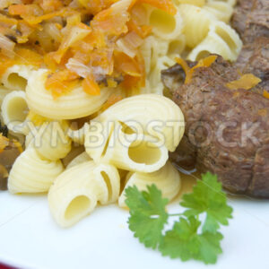 Pferdegulasch mit Hörnchennudeln Detail - Fotos-Schmiede